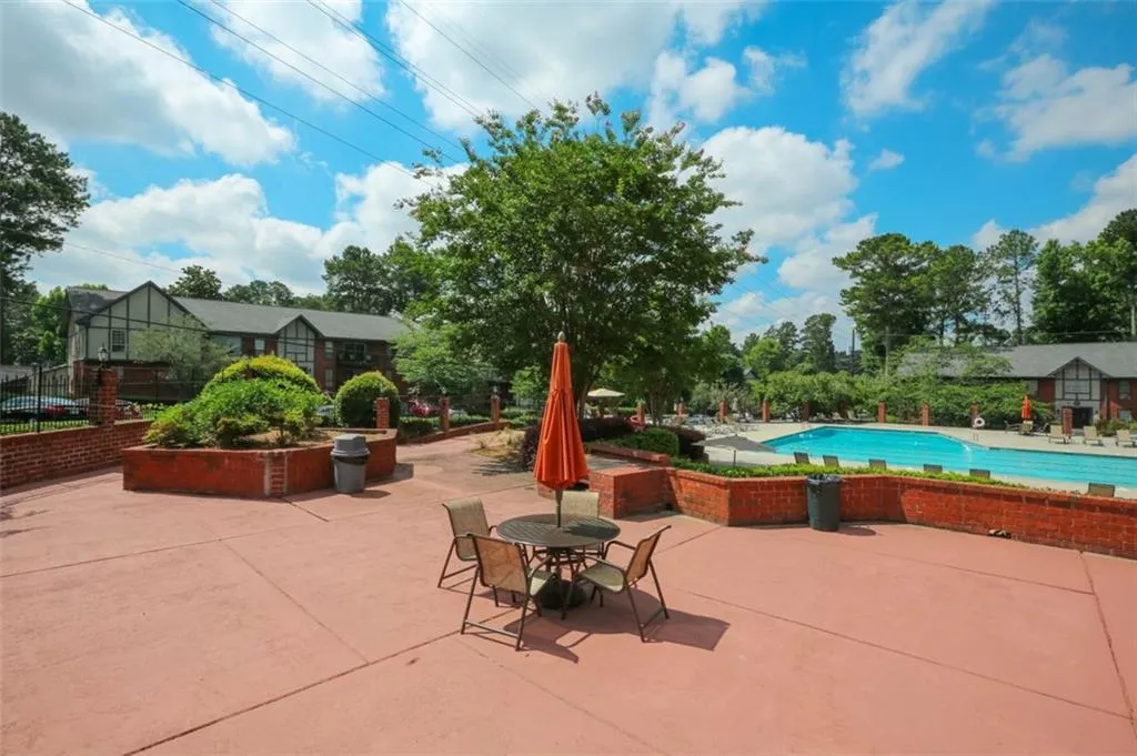 6851 Roswell Road Unit F8, Atlanta, Georgia 30328, 2 Bedrooms Bedrooms, ,2 BathroomsBathrooms,Residential,Sold,6851 Roswell Road Unit F8,6905878