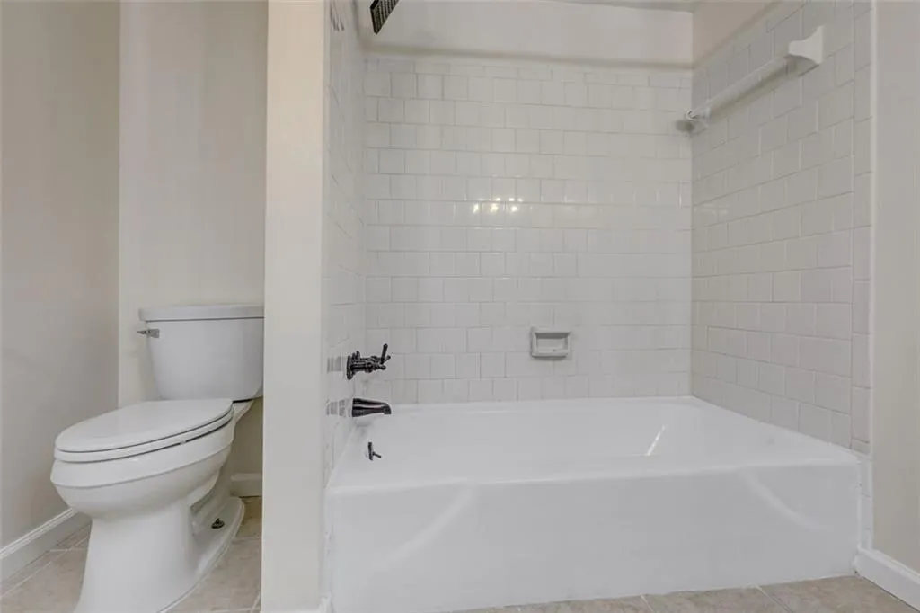 6851 Roswell Road Unit F8, Atlanta, Georgia 30328, 2 Bedrooms Bedrooms, ,2 BathroomsBathrooms,Residential,Sold,6851 Roswell Road Unit F8,6905878