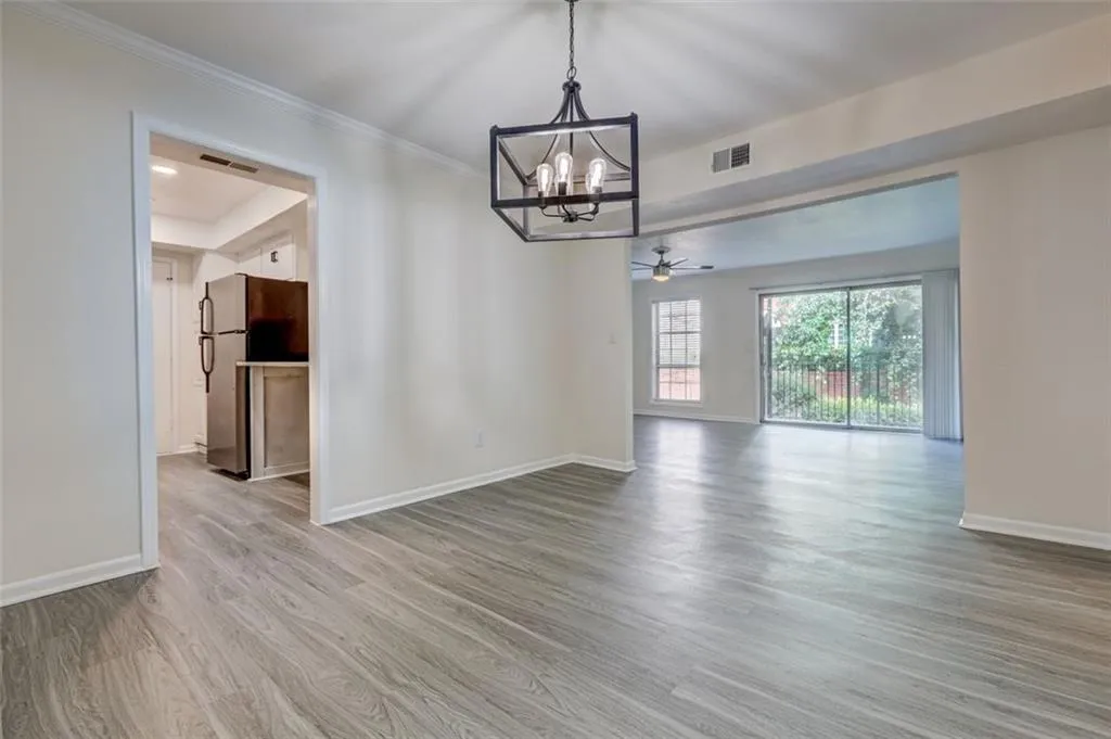 6851 Roswell Road Unit F8, Atlanta, Georgia 30328, 2 Bedrooms Bedrooms, ,2 BathroomsBathrooms,Residential,Sold,6851 Roswell Road Unit F8,6905878