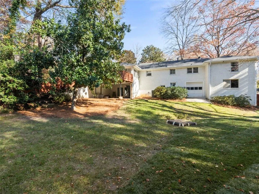 4750 Huntley Drive, Atlanta, Georgia 30342, 4 Bedrooms Bedrooms, ,3 BathroomsBathrooms,Residential,Sold,4750 Huntley Drive,6812181