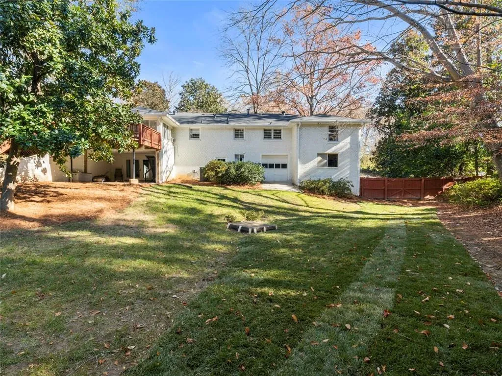 4750 Huntley Drive, Atlanta, Georgia 30342, 4 Bedrooms Bedrooms, ,3 BathroomsBathrooms,Residential,Sold,4750 Huntley Drive,6812181