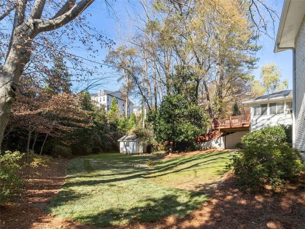 4750 Huntley Drive, Atlanta, Georgia 30342, 4 Bedrooms Bedrooms, ,3 BathroomsBathrooms,Residential,Sold,4750 Huntley Drive,6812181