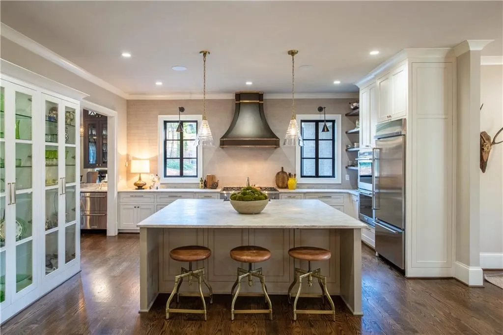 Beautiful Chef's kitchen