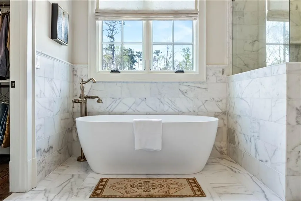 4530 Peachtree Dunwoody Road NE, Atlanta, Georgia 30342, 4 Bedrooms Bedrooms, ,4 BathroomsBathrooms,Residential,For Sale,4530 Peachtree Dunwoody Road NE,7357212