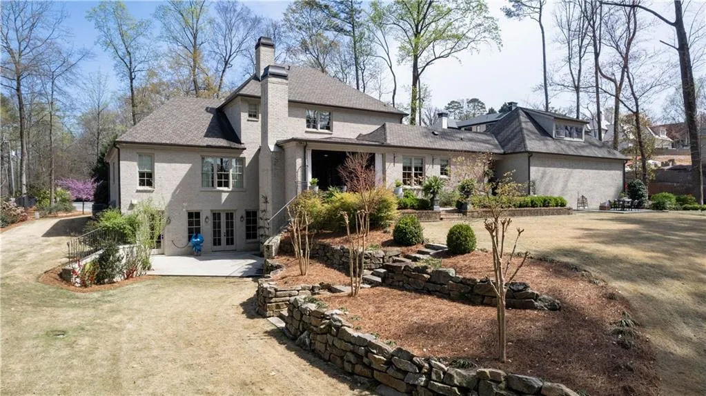 4530 Peachtree Dunwoody Road NE, Atlanta, Georgia 30342, 4 Bedrooms Bedrooms, ,4 BathroomsBathrooms,Residential,For Sale,4530 Peachtree Dunwoody Road NE,7357212