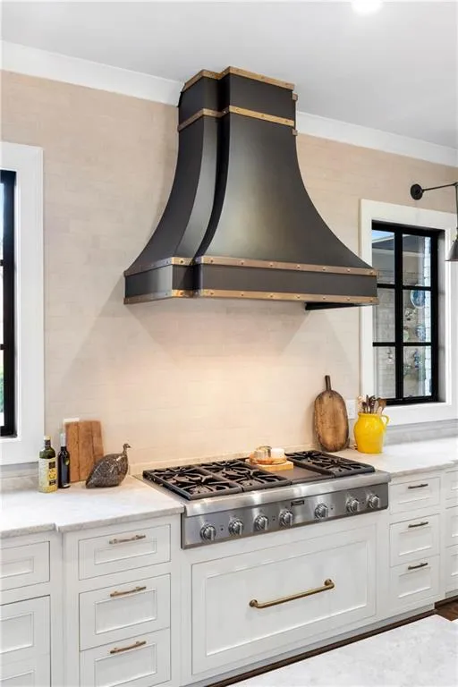 Stunning range Hood