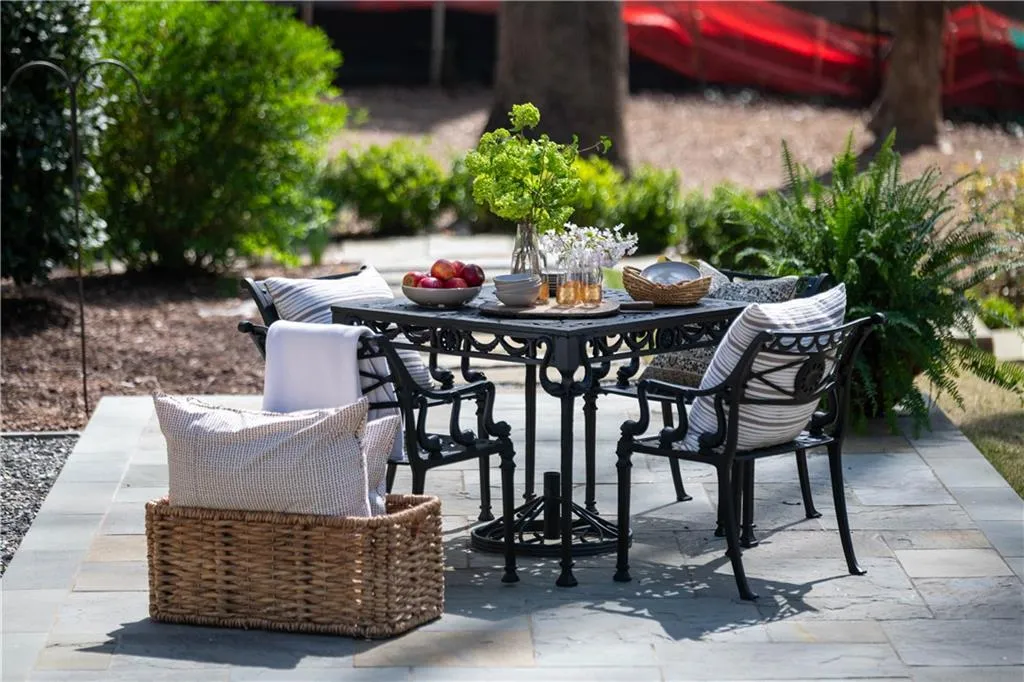 4530 Peachtree Dunwoody Road NE, Atlanta, Georgia 30342, 4 Bedrooms Bedrooms, ,4 BathroomsBathrooms,Residential,For Sale,4530 Peachtree Dunwoody Road NE,7357212