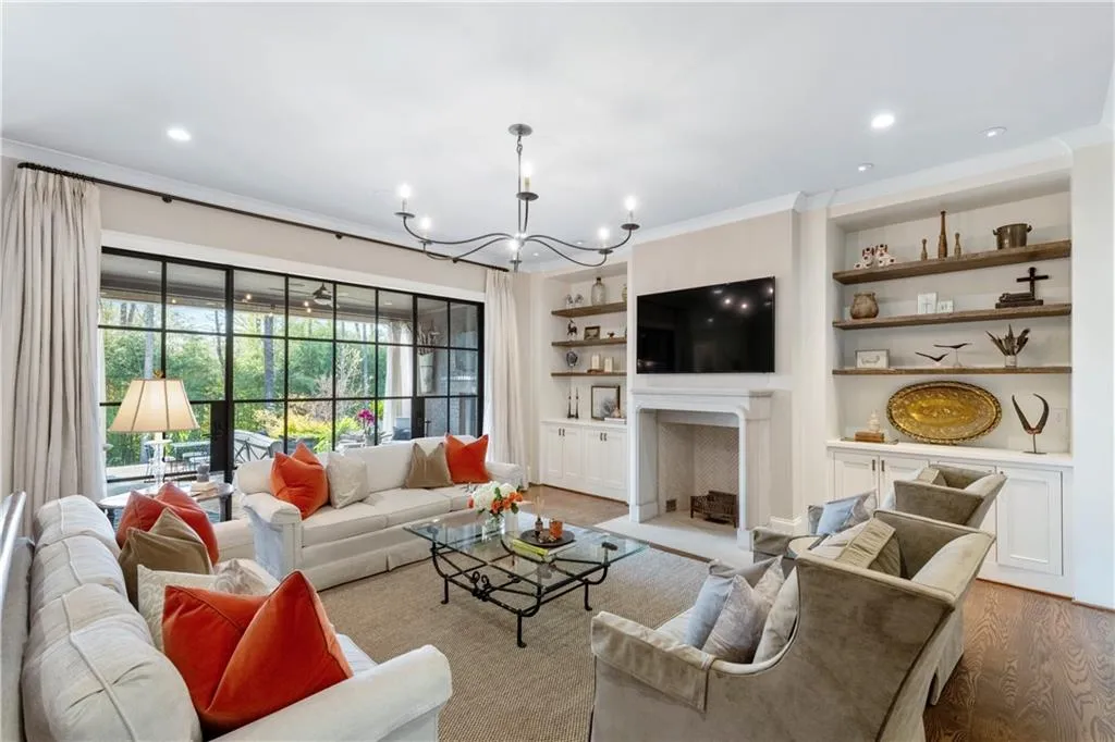 4530 Peachtree Dunwoody Road NE, Atlanta, Georgia 30342, 4 Bedrooms Bedrooms, ,4 BathroomsBathrooms,Residential,For Sale,4530 Peachtree Dunwoody Road NE,7357212