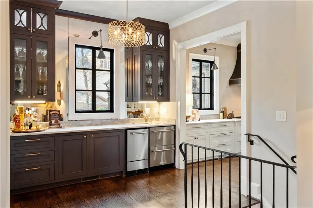 4530 Peachtree Dunwoody Road NE, Atlanta, Georgia 30342, 4 Bedrooms Bedrooms, ,4 BathroomsBathrooms,Residential,For Sale,4530 Peachtree Dunwoody Road NE,7357212