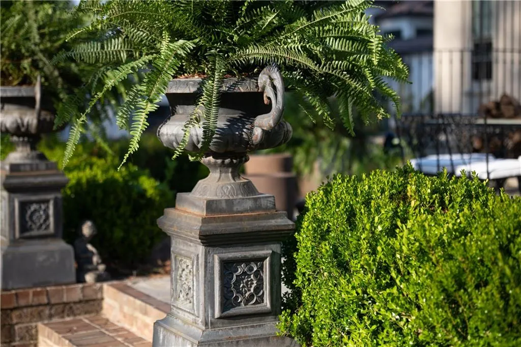 4530 Peachtree Dunwoody Road NE, Atlanta, Georgia 30342, 4 Bedrooms Bedrooms, ,4 BathroomsBathrooms,Residential,For Sale,4530 Peachtree Dunwoody Road NE,7357212