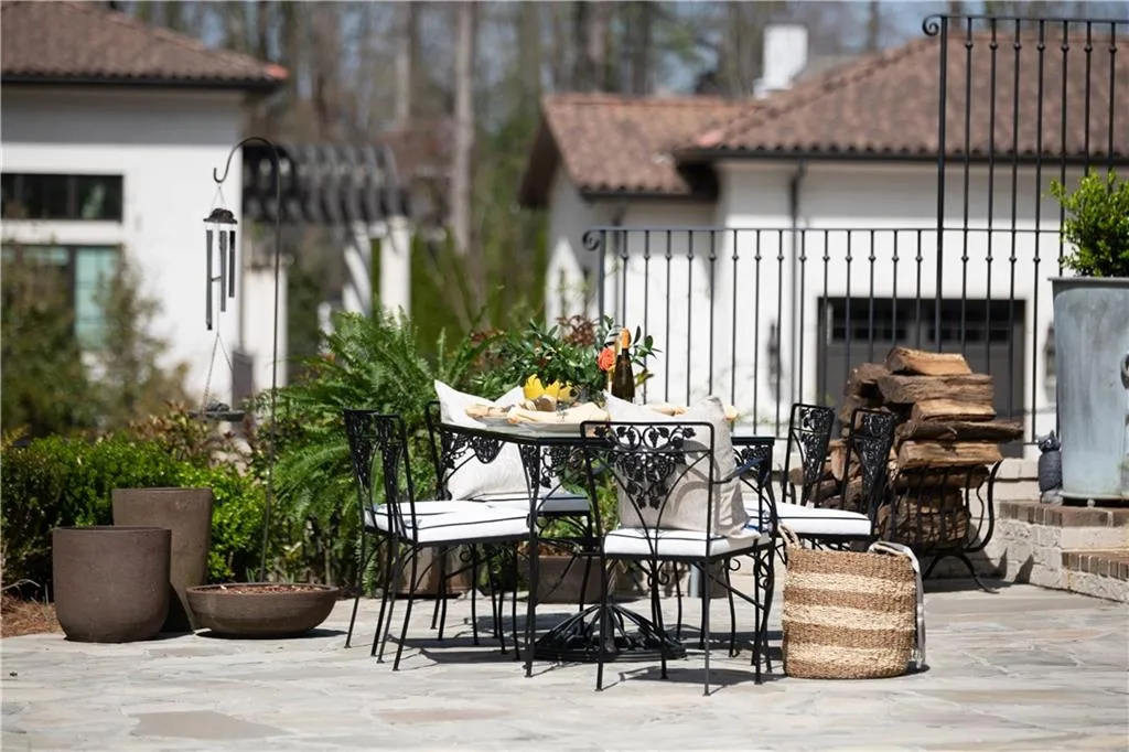 4530 Peachtree Dunwoody Road NE, Atlanta, Georgia 30342, 4 Bedrooms Bedrooms, ,4 BathroomsBathrooms,Residential,For Sale,4530 Peachtree Dunwoody Road NE,7357212