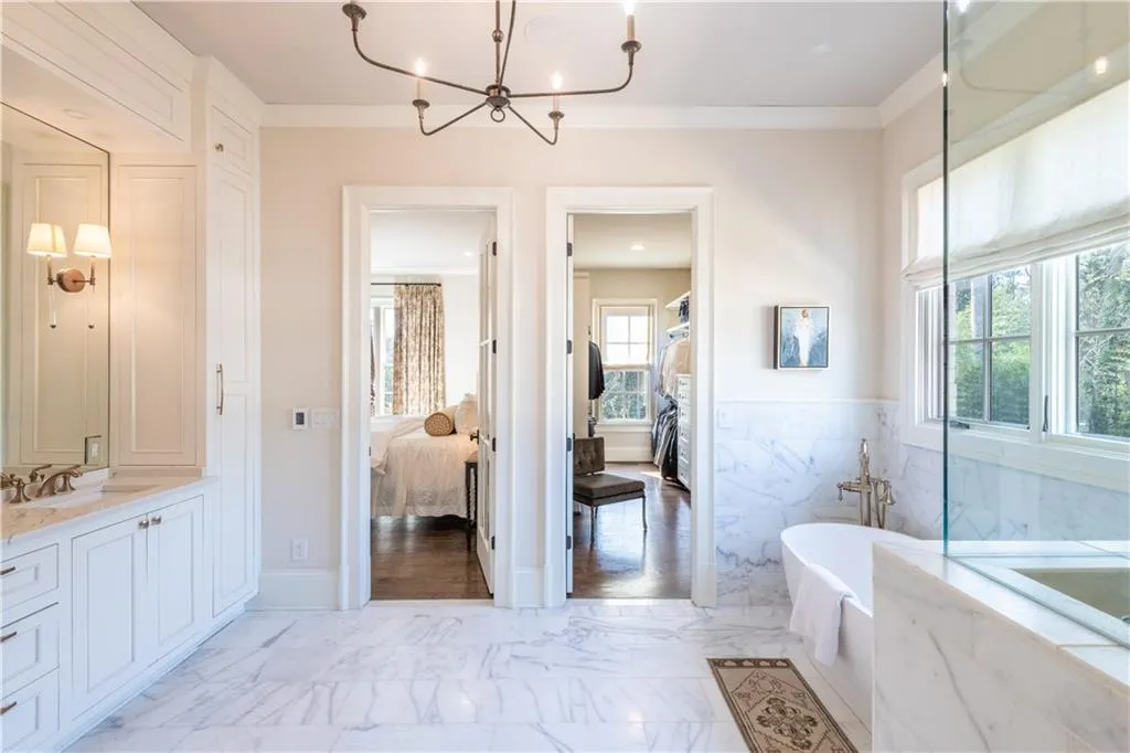 4530 Peachtree Dunwoody Road NE, Atlanta, Georgia 30342, 4 Bedrooms Bedrooms, ,4 BathroomsBathrooms,Residential,For Sale,4530 Peachtree Dunwoody Road NE,7357212