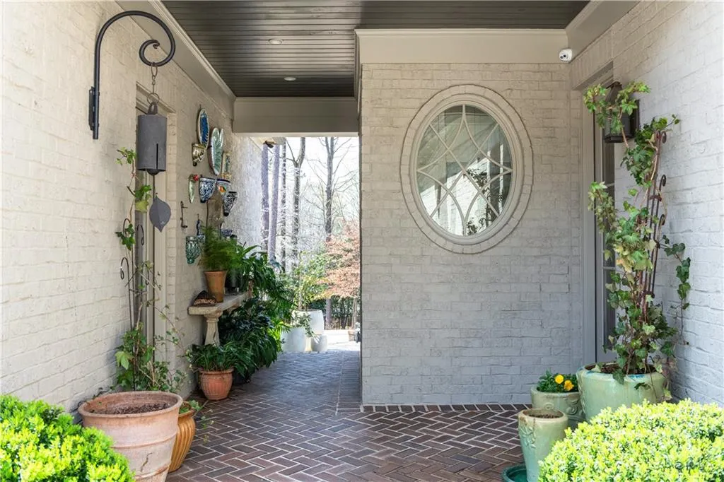 Breezeway between house and garage