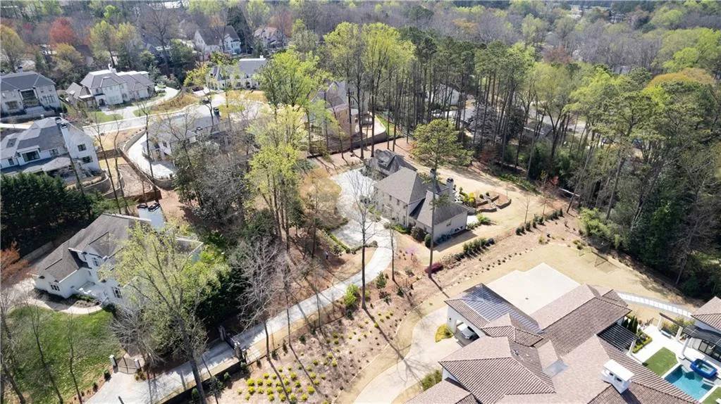 4530 Peachtree Dunwoody Road NE, Atlanta, Georgia 30342, 4 Bedrooms Bedrooms, ,4 BathroomsBathrooms,Residential,For Sale,4530 Peachtree Dunwoody Road NE,7357212