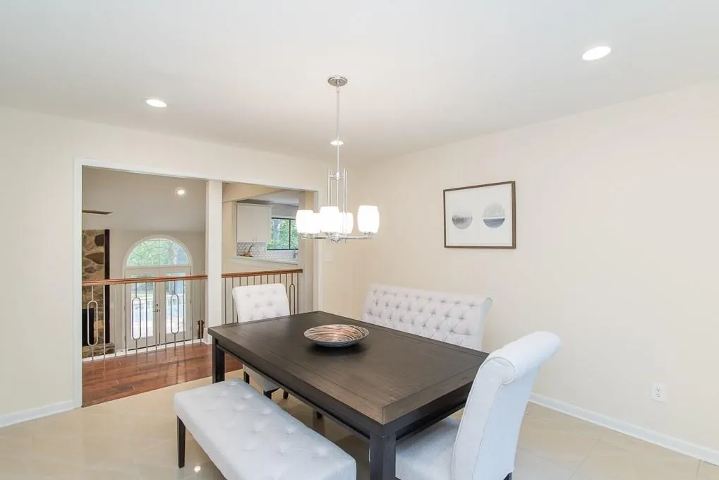 250 Mark Trail, Sandy Springs, Georgia 30328, 6 Bedrooms Bedrooms, ,3 BathroomsBathrooms,Residential,Sold,250 Mark Trail,5924003