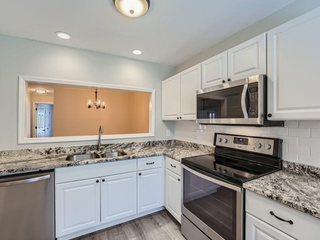 307 Hollyfax Circle, Atlanta, Georgia 30328, 2 Bedrooms Bedrooms, ,2 BathroomsBathrooms,Residential,Sold,307 Hollyfax Circle,7331825