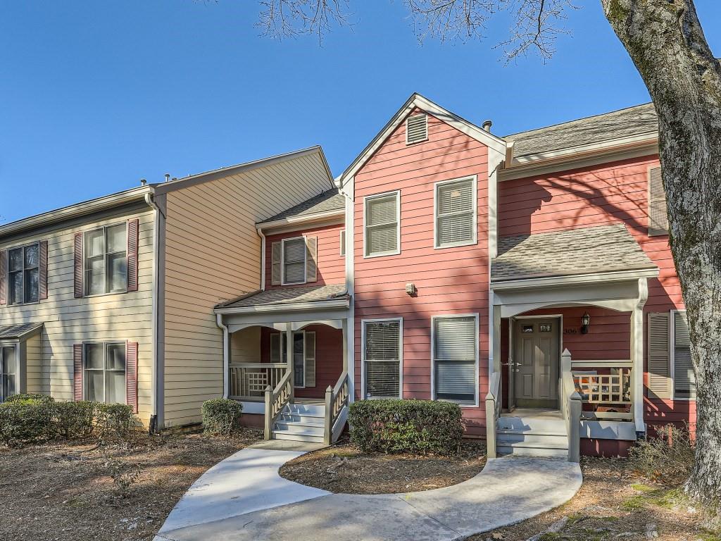 307 Hollyfax Circle, Atlanta, Georgia 30328, 2 Bedrooms Bedrooms, ,2 BathroomsBathrooms,Residential,Sold,307 Hollyfax Circle,7331825