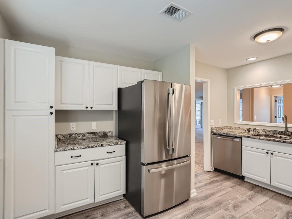 307 Hollyfax Circle, Atlanta, Georgia 30328, 2 Bedrooms Bedrooms, ,2 BathroomsBathrooms,Residential,Sold,307 Hollyfax Circle,7331825