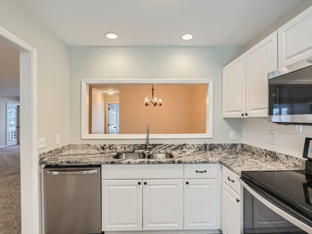 307 Hollyfax Circle, Atlanta, Georgia 30328, 2 Bedrooms Bedrooms, ,2 BathroomsBathrooms,Residential,Sold,307 Hollyfax Circle,7331825