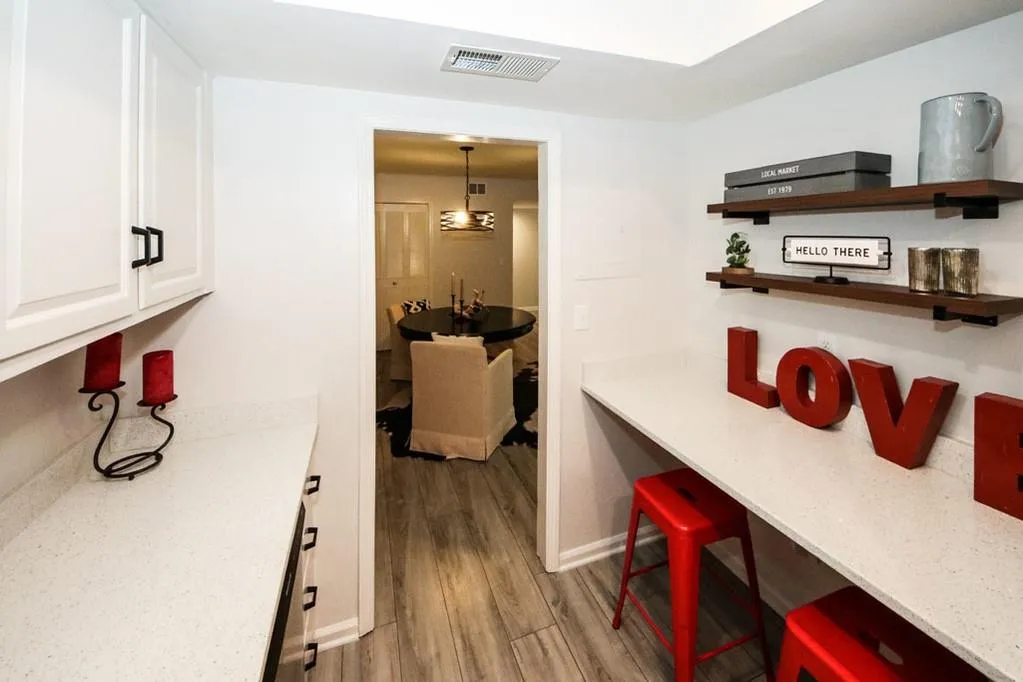 6851 Roswell Road Unit H-22, Atlanta, Georgia 30328, 3 Bedrooms Bedrooms, ,2 BathroomsBathrooms,Residential,Sold,6851 Roswell Road Unit H-22,6695508