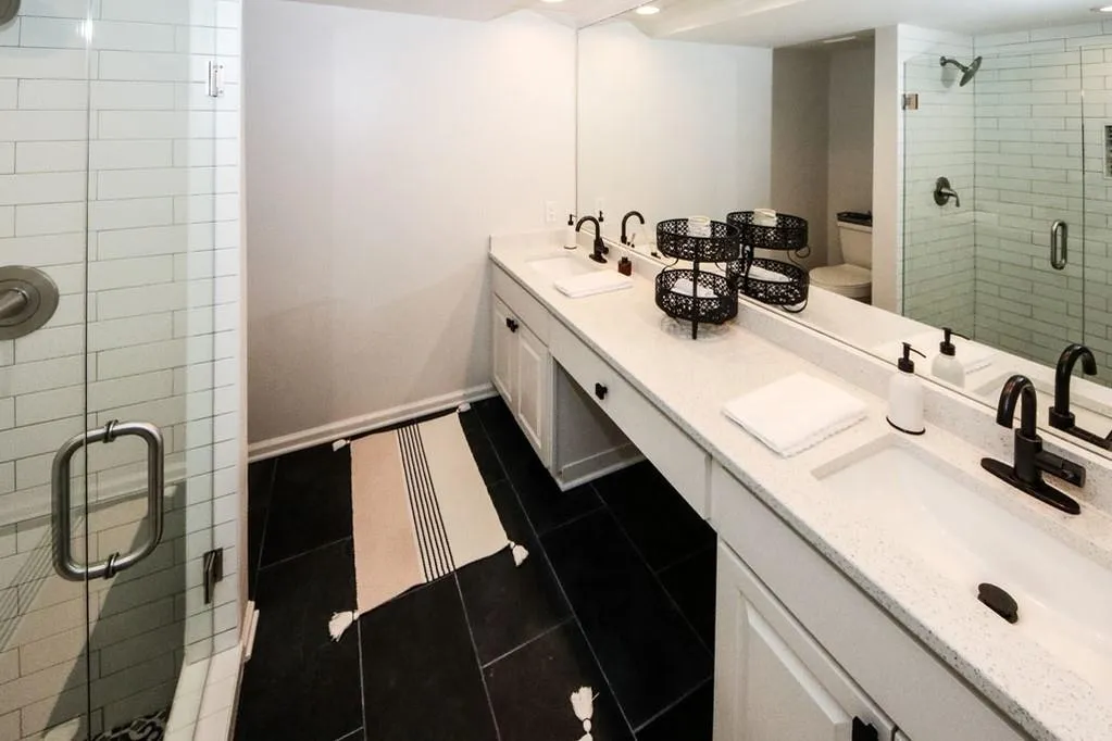 6851 Roswell Road Unit H-22, Atlanta, Georgia 30328, 3 Bedrooms Bedrooms, ,2 BathroomsBathrooms,Residential,Sold,6851 Roswell Road Unit H-22,6695508