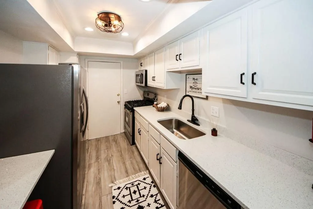 6851 Roswell Road Unit H-22, Atlanta, Georgia 30328, 3 Bedrooms Bedrooms, ,2 BathroomsBathrooms,Residential,Sold,6851 Roswell Road Unit H-22,6695508