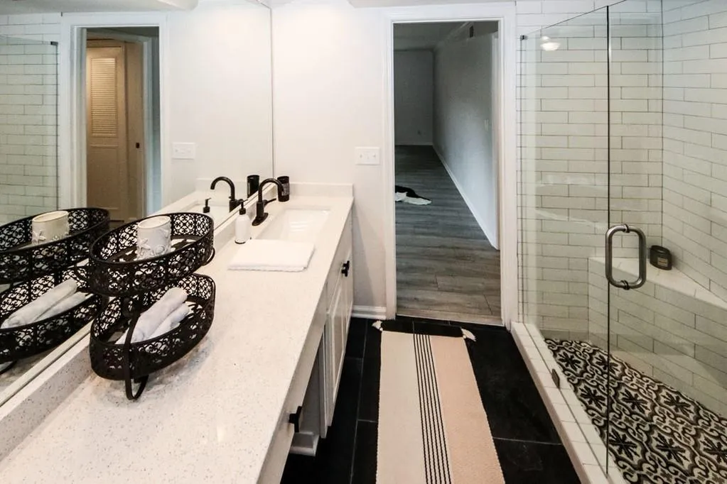 6851 Roswell Road Unit H-22, Atlanta, Georgia 30328, 3 Bedrooms Bedrooms, ,2 BathroomsBathrooms,Residential,Sold,6851 Roswell Road Unit H-22,6695508