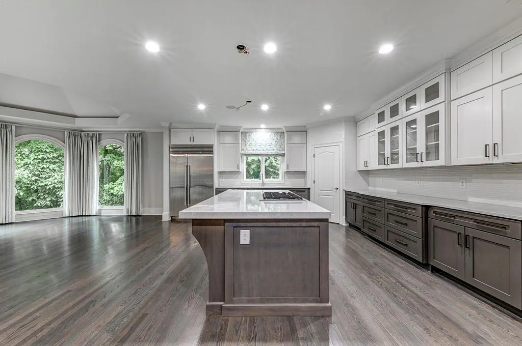 8111 Nesbit Ferry Road, Sandy Springs, Georgia 30350, 6 Bedrooms Bedrooms, ,5 BathroomsBathrooms,Residential,Sold,8111 Nesbit Ferry Road,6908249