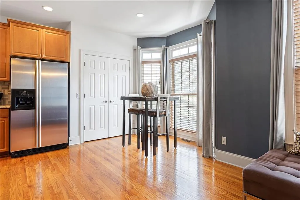 196 Mystic Court, Atlanta, Georgia 30342, 4 Bedrooms Bedrooms, ,3 BathroomsBathrooms,Residential,For Sale,196 Mystic Court,7643183