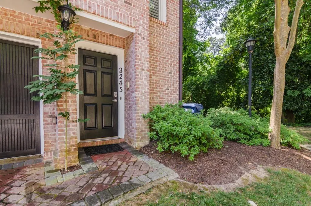 3245 Buckhead Forest Mews, Atlanta, Georgia 30305, 3 Bedrooms Bedrooms, ,3 BathroomsBathrooms,Residential,Sold,3245 Buckhead Forest Mews,5709490