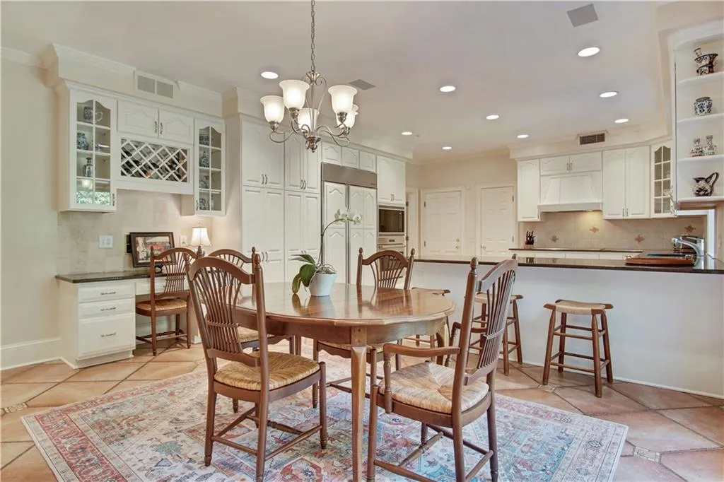 35 Sherington Place, Sandy Springs, Georgia 30350, 5 Bedrooms Bedrooms, ,5 BathroomsBathrooms,Residential,Sold,35 Sherington Place,6802803