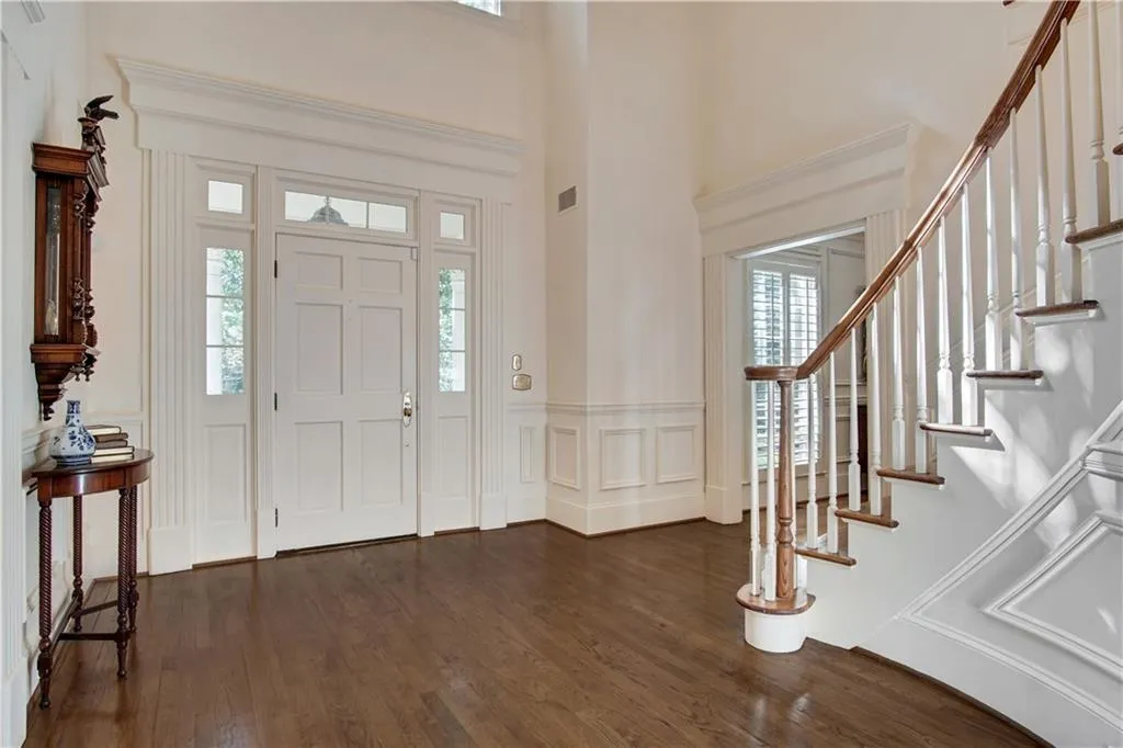 35 Sherington Place, Sandy Springs, Georgia 30350, 5 Bedrooms Bedrooms, ,5 BathroomsBathrooms,Residential,Sold,35 Sherington Place,6802803