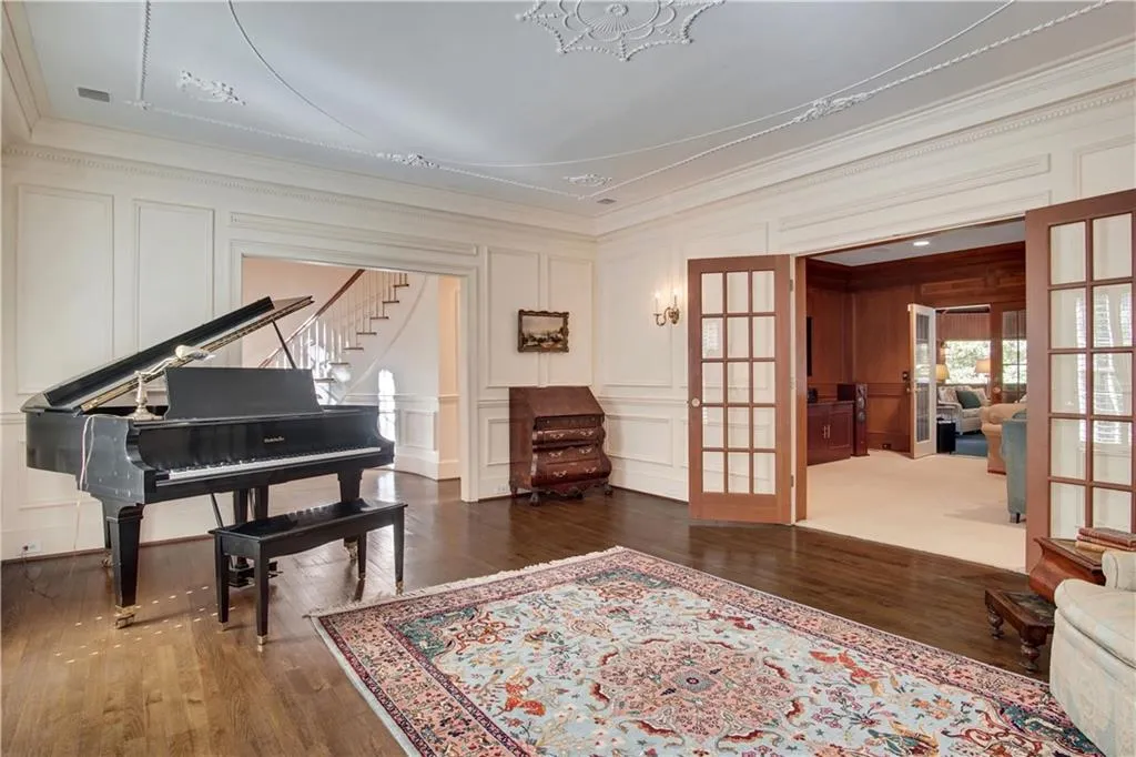 35 Sherington Place, Sandy Springs, Georgia 30350, 5 Bedrooms Bedrooms, ,5 BathroomsBathrooms,Residential,Sold,35 Sherington Place,6802803