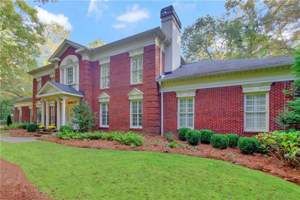 35 Sherington Place, Sandy Springs, Georgia 30350, 5 Bedrooms Bedrooms, ,5 BathroomsBathrooms,Residential,Sold,35 Sherington Place,6802803