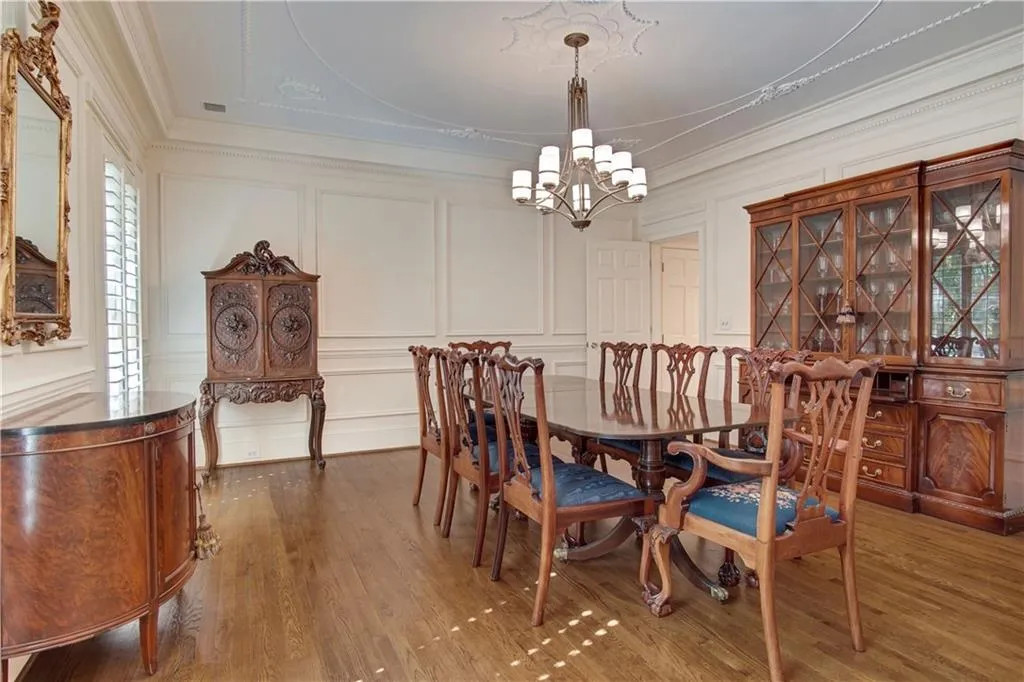 35 Sherington Place, Sandy Springs, Georgia 30350, 5 Bedrooms Bedrooms, ,5 BathroomsBathrooms,Residential,Sold,35 Sherington Place,6802803