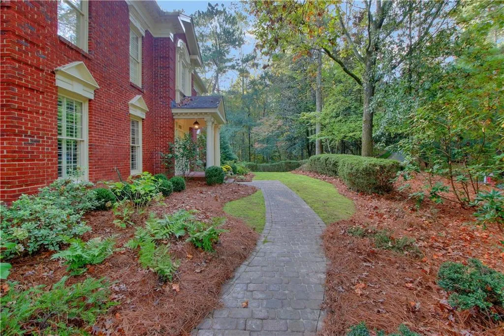 35 Sherington Place, Sandy Springs, Georgia 30350, 5 Bedrooms Bedrooms, ,5 BathroomsBathrooms,Residential,Sold,35 Sherington Place,6802803
