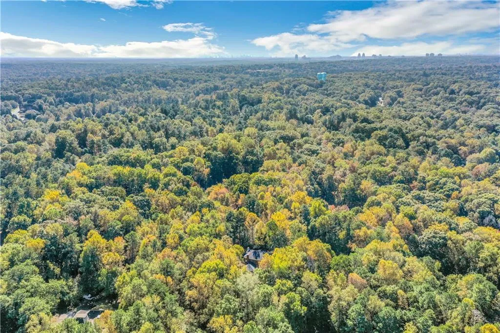 35 Sherington Place, Sandy Springs, Georgia 30350, 5 Bedrooms Bedrooms, ,5 BathroomsBathrooms,Residential,Sold,35 Sherington Place,6802803