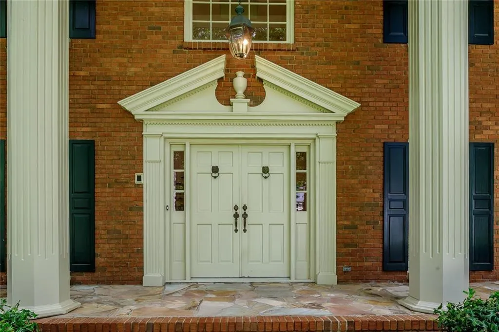 125 Classic Cove, Sandy Springs, Georgia 30350, 5 Bedrooms Bedrooms, ,4 BathroomsBathrooms,Residential,Sold,125 Classic Cove,6725022