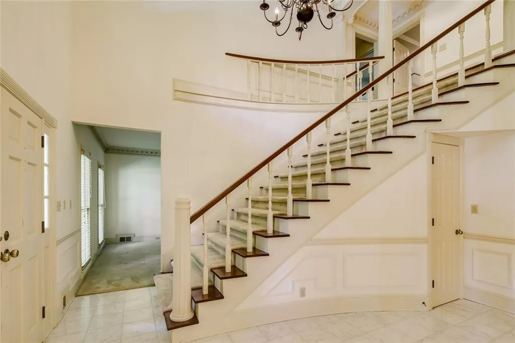 125 Classic Cove, Sandy Springs, Georgia 30350, 5 Bedrooms Bedrooms, ,4 BathroomsBathrooms,Residential,Sold,125 Classic Cove,6725022