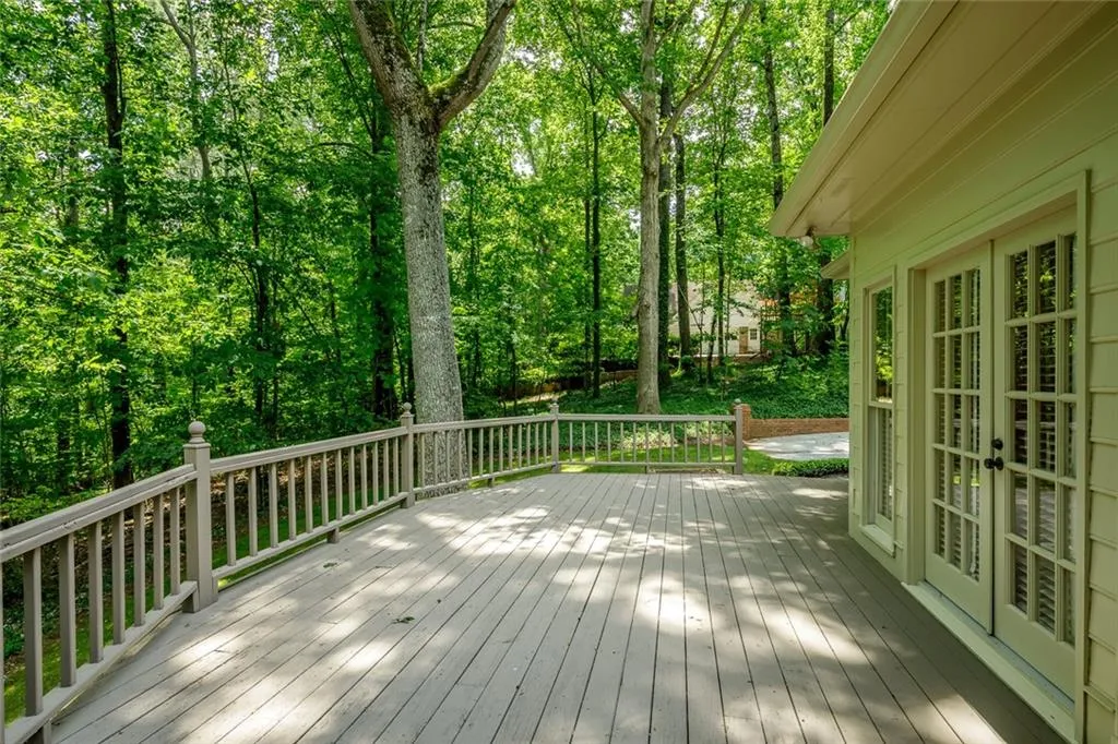 125 Classic Cove, Sandy Springs, Georgia 30350, 5 Bedrooms Bedrooms, ,4 BathroomsBathrooms,Residential,Sold,125 Classic Cove,6725022