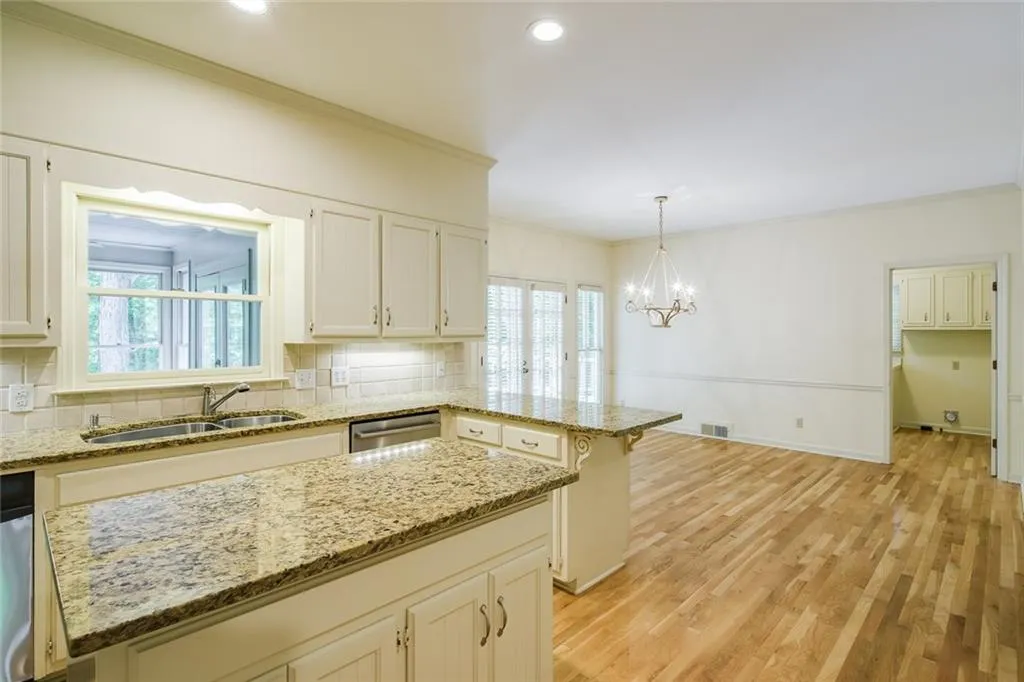 125 Classic Cove, Sandy Springs, Georgia 30350, 5 Bedrooms Bedrooms, ,4 BathroomsBathrooms,Residential,Sold,125 Classic Cove,6725022