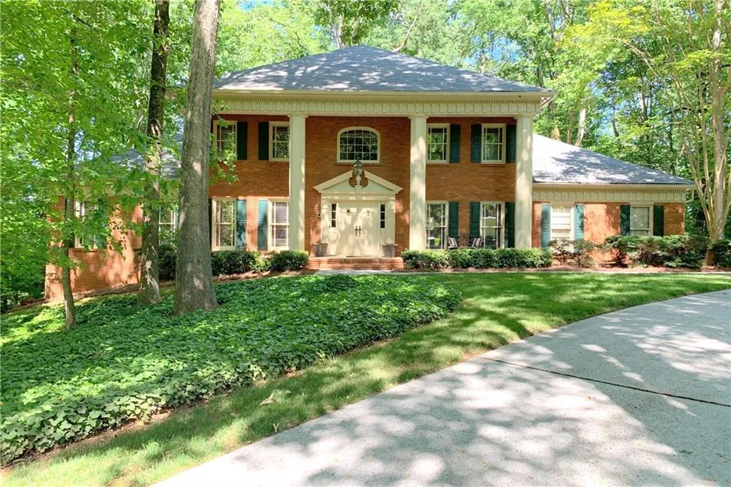 125 Classic Cove, Sandy Springs, Georgia 30350, 5 Bedrooms Bedrooms, ,4 BathroomsBathrooms,Residential,Sold,125 Classic Cove,6725022
