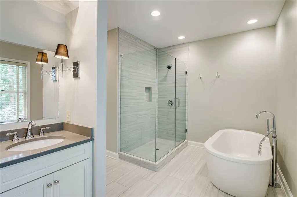 125 Classic Cove, Sandy Springs, Georgia 30350, 5 Bedrooms Bedrooms, ,4 BathroomsBathrooms,Residential,Sold,125 Classic Cove,6725022