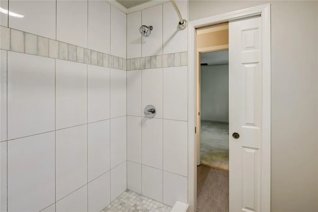 125 Classic Cove, Sandy Springs, Georgia 30350, 5 Bedrooms Bedrooms, ,4 BathroomsBathrooms,Residential,Sold,125 Classic Cove,6725022