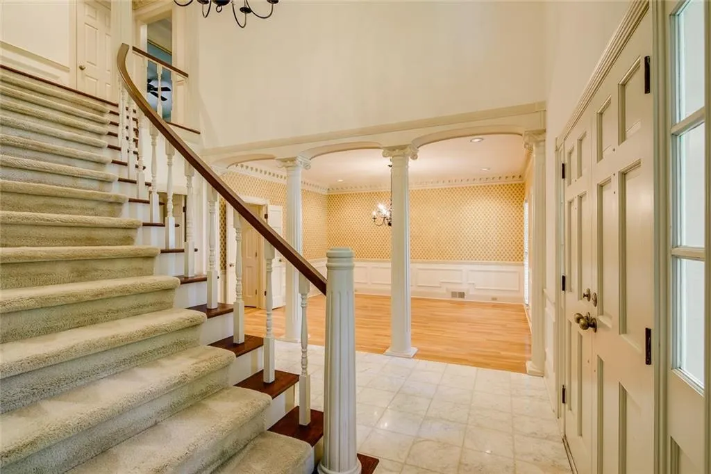 125 Classic Cove, Sandy Springs, Georgia 30350, 5 Bedrooms Bedrooms, ,4 BathroomsBathrooms,Residential,Sold,125 Classic Cove,6725022