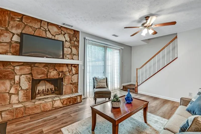 106 Goldrush Circle, Sandy Springs, Georgia 30328, 3 Bedrooms Bedrooms, ,3 BathroomsBathrooms,Residential,Sold,106 Goldrush Circle,6634340