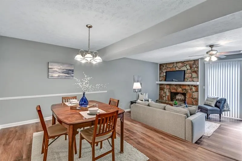 106 Goldrush Circle, Sandy Springs, Georgia 30328, 3 Bedrooms Bedrooms, ,3 BathroomsBathrooms,Residential,Sold,106 Goldrush Circle,6634340