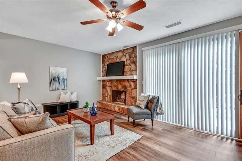 106 Goldrush Circle, Sandy Springs, Georgia 30328, 3 Bedrooms Bedrooms, ,3 BathroomsBathrooms,Residential,Sold,106 Goldrush Circle,6634340