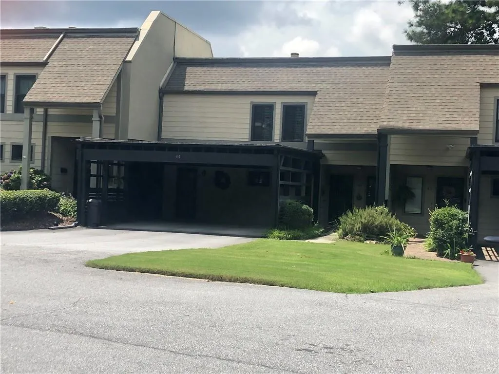 44 Forrest Place Unit 44, Atlanta, Georgia 30328, 3 Bedrooms Bedrooms, ,3 BathroomsBathrooms,Residential,Sold,44 Forrest Place Unit 44,6913225