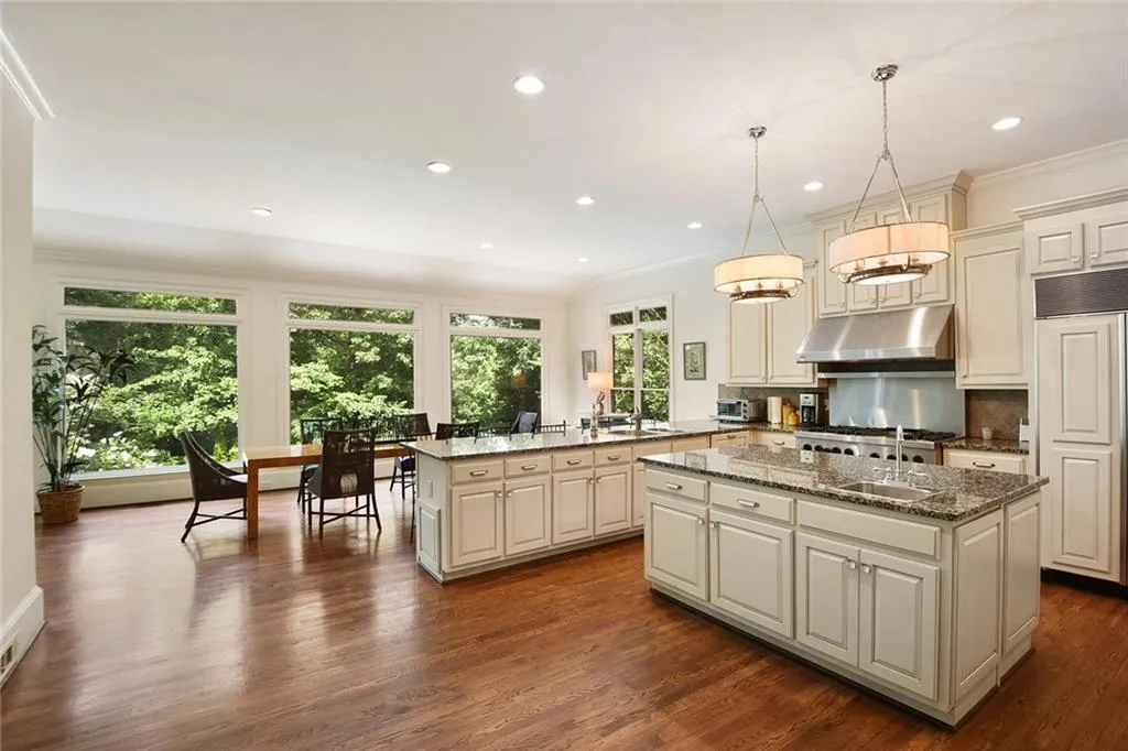 1430 N Harris Ridge, Sandy Springs, Georgia 30327, 5 Bedrooms Bedrooms, ,6 BathroomsBathrooms,Residential,Sold,1430 N Harris Ridge,5913951